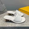 Zapatillas cómodas Diseñador Mujer Tacón bajo 4 CM Sandalias de moda de cuero genuino Tacón hueco Verano Punta abierta Zapatos de playa Desgaste de zapatos de fábrica de alta calidad