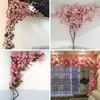 Fleurs décoratives Couronnes Artificielle Fleur De Cerisier Branche Maison Plafond Rotin El Aménagement Paysager Fond Décoration Murale De Mariage DIY Arche