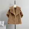 Futra kobiet sztuczne futro Rosevans Elegancki miś wielbłąd wełna wełna krótka płaszcz Kobiet Temperament Gruby granatowy kołnierz Prawdziwy futra Cape Fit Fit Autumn Winter 231121