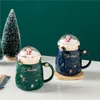 Kubki świąteczne ceramiczne kubki Świętego Mikołaja figurki z pokrywką i łyżką chińskie porcelanowe biuro domowe mleczne kubki prezenty 231121