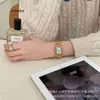 Orologio di lusso Nuovo orologio medio romano piccolo orologio in oro cinturino in acciaio quadrato al quarzo edizione da donna