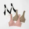 Traje de yoga de moda en demanda cómodo soporte elegante bralette suave y transpirable para mujeres deportes de prueba de moda