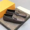 デザイナードライバーMoccasin Men's Designer Driving Shoe本物のレザースリップドレスシューズの男性レースカジュアルシューズ