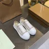 Sneakers de créateurs Chaussures décontractées surdimensionnées blanc noir en cuir noir de luxe Velvet en daim pour femmes