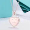 Collane con pendente S925 Argento sterling placcato Cuore d'amore Collane con pendente di design per le donne Cuori di cristallo brillanti Catena a maglia dolce Collana girocollo Gioielli