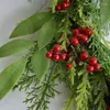 Dekorative Blumen, simulierte Tannennadeln, Türme, Weihnachtskranz, Wand- und Türdekorationen, Party-Hintergrundkränze