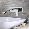 Grifos de lavabo de baño Grifos de montaje en pared Mezclador de cascada Grifo de agua Cromo Baignoire Grifo Negro Robinet Bañera Fría