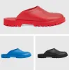 Luxury Designer Slippers Women Men Sandals Hollow Pattern Rubber Platform Groove Sole Waterproof Scuffs Casual Shoes Fashion Classical W Vbq