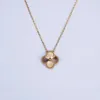 New high-end four leaf clover pendant light luxury necklaces