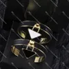 Braccialetti con ciondoli di apertura Bracciale con ciondolo con distintivo triangolare Braccialetti per feste neri da donna con gioielli da sposa per feste