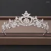 Hårklipp designkänsla klassiskt huvudbonader bröllop sanna skönhetstillbehör kvinna tiaras och kronor tillbehör för kvinnor brud