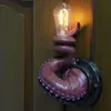 Oggetti decorativi Octopus Tentacle Wall Sconce Light Statue in resina realistiche Sculture da parete di animali Decorazione domestica Lampada da parete Tentacle 230422