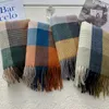 Sciarpe Studenti di moda autunnali e invernali lavano tutto l'imitazione del cashmere con plaid colorato 231122