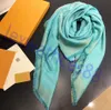 Luxurys femmes de haute qualité en nylon écharpe designers foulard en soie hiver haut de gamme cachemire Weibo cadeau de Noël boîte cadeau