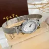 Bilek saatleri Japonya Agete Watch Women's Light Lüks Küçük Pazar İnci Gelişmiş Sense Serin Rüzgar Retro İşaretçi Su Geçirmez