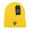 Tejidos nuevos, sombrero con pompón de Color sólido, diseñador de moda, gorro cálido a prueba de viento con letras, gorro con pompón usable para hombres y mujeres G-16