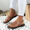 Sandali da donna di lusso gladiatore scarpe basse casual PU tacchi bassi ufficio donna donna estate sexy nero bianco spiaggia 230421