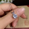 Naszyjniki wiszące 2CT Diamond Solitaire Naszyjnik 925 Srebrny Srebrny Choker Naszyjnik Srebrny 925 Biżuteria z łańcuchem pudełkowym 231121