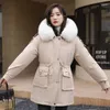 여자 트렌치 코트 2023 겨울 재킷 여성 파카 후드 코트 면화 면화 암컷 모피 칼라 옷을위한 도베 테일 재킷 카사코 페미니노