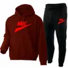 Moda męskie zestawy dresowe nowe mężczyzn drukuj spodnie z kapturem garnitur Suible Sportswear Sets Mężczyzna plus rozmiar