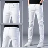 Jeans pour hommes 2023 printemps et été mode tendance blanc décontracté élastique confortable grande taille haute qualité petit pied pantalon