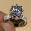 Anéis de casamento Jóias de luxo 8ct Solitaire Luxo 925 Prata Big White 5A CZ Pedras simuladas Anel de coroa de banda de casamento para presente de amante Tamanho 5-11 231121