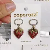 Boucles d'oreilles pendantes en forme de fraise pour femmes, boucles d'oreilles en cristal complet S925, clous avec lettres imbriquées pour dames