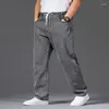 Jeans para hombres Muslo grueso Pierna ancha para hombres Otoño Recto 140 kg Estirado Pantalones de mezclilla gris Cintura elástica Tallas grandes 42 46 Pantalones masculinos