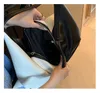 イブニングバッグカジュアル女性肩の大容量パッチワーク女性ホーボスクロスボディメッセンジャーバッグソフトパ革大きなハンドバッグレディ