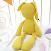 Simpatico cartone animato che pacifica bambola di coniglio, bambola pacificatrice appena nata, produttore di conigli di peluche carino e carino all'ingrosso