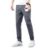 Pantalones de hombre lavables con estilo con cordones elásticos de mezclilla súper suaves para hombre pantalones ajustados para trotar