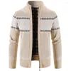 Chandails pour hommes automne hiver veste hommes version coréenne mince tricot cardigan en peluche manteau rembourré mâle pull décontracté chemise