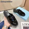 Designer-Loafer-Schuhe für Herren und Damen, weiches Rindsleder, Plateau-Turnschuhe, dicker Boden, P-Gummi, schwarz, glänzendes Leder, klobiger runder Kopf-Sneaker, Dreieck