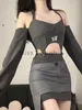 Vestidos de trabalho sexy festa duas peças conjunto feminino fora do ombro francês vintage mini saia terno feminino designer coreano irregular chique 2023
