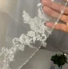 Veaux de mariée Veil à deux couches courtes blanches à perles blancs paillettes ivoire en dentelle Applique Dot Diamond Wedding