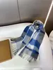 Ny modedesigner Soft B Scarf Winter Outdoor Skating för att hålla varma halsdukar 100% kashmir halsduk för kvinnor sciarpa valentines dag hålla varm sjal julklapp