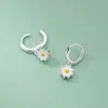 Boucles d'oreilles de cerceau 925 argent sterling mignon fleur petite marguerite pour les femmes bijoux de boucle d'oreille tendance accessoires de fête romantique douce