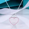 S925 Gümüş Kaplama Aşk Kalp Tasarımcı Kolye Kolyeleri Kadınlar için Bling Diamond Parlayan Kristal Mavi Pembe Kırmızı Kalpler Tatlı Zincir Suçlu Kolye Takı