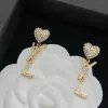 Projektantki Perły Kolczyki dla kobiet złota litera Diamentowe kolczyki Projektanci Biżuteria Miłość Pierścień Pierścienia z bransoletą