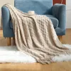 Filtar textil stad faux kashmir soffa filt täcker nordisk stil stickad rutt kast tofsar säng bättre gyllene filt för våren sommaren 231122