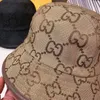 Erkek Kadın Tasarımcılar Kova Şapkaları Moda Çok renkli Tam Mektup Beyzbol Kapağı Casquette Bonnet Beanie Luxurys Fedora Takılı Kapaklar Güneş Şapkası