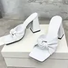 Geklede schoenen Elegant Bling Design Vierkante neus Hak Slippers Luxe Unieke Hoge Sandalen Trend Casual Dames Kwaliteit Zomer