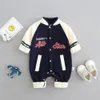 Strampler Patchwork Baby Jungen Kleidung Baseball Uniform Brief Overall Für Kind geboren Overalls Säuglingsspielanzug Frühling Herbst 231122