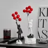 الأشياء الزخرفية التماثيل التي تحلق البالون فتاة تمثال تمثال وديكور غرفة المعيش