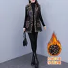 Chalecos de mujer 2023 Invierno de lujo Chaleco cálido de felpa Moda Patrón de leopardo Piel de una pieza Abrigo de longitud media Chaleco suelto Lady