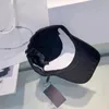 Berretto da baseball di marca Lettere di lusso Design Coppie Cappello aderente Cappelli da sole Sport all'aria aperta Fibbia regolabile Cappellini a cupola bianchi neri