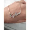 Nome in cristallo placcato oro con catena cubana Personalizzato Gioielleria raffinata Collana girocollo con ciondolo con diamanti Targhetta personalizzata