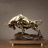 Nowy Golden Wall Bull Figurine Street Sculptu Cold Cast Coppermarket Dom Dekoracja Dekoracja Dekoracja do biura Craft Ornament264a