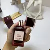 ニュートラル香水フレグランススプレー 50ml/100ml チェリースモークフルーティーノート EDP 持続性のある魅力的な香りのトップエディションと迅速な発送