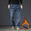 Jeans da uomo 2023 pile invernale caldo dritto alla moda casual pantaloni larghi in tessuto morbido pantaloni elasticizzati ispessiti in denim
